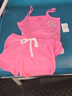 Hurley Pink 2 Piece  Tank And Shorts Set   Size Med Softest Awesome New Wit Tags
